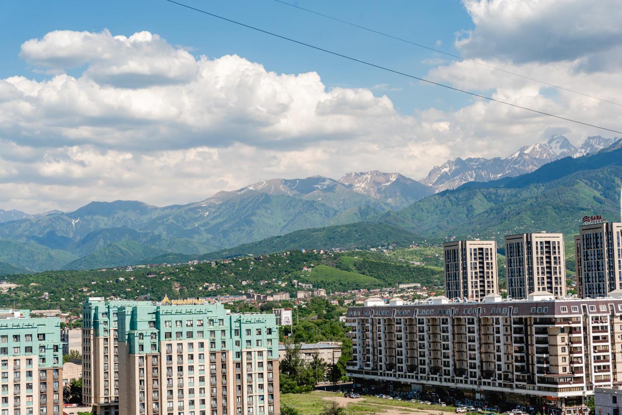 5 New Business-Class Apartments R-House Near Mega Алматы Экстерьер фото